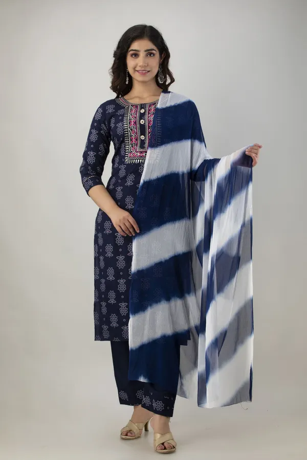 Women_Rayon_Embbroidered_Kurta_And_Palazzo_With_Dupatta_Set